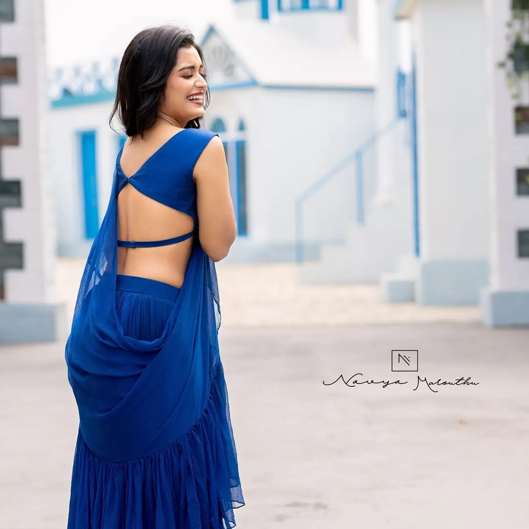 Maa TV Actress Priyanka Jain Wearing Blue Saree Sleeveless Blouse